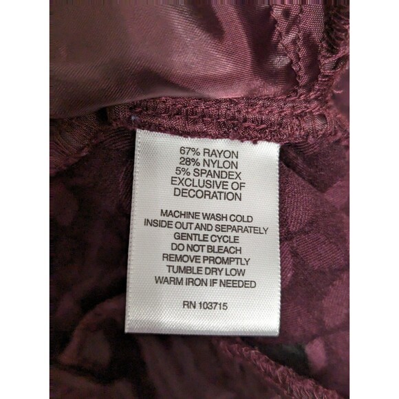 Valerie Stevens Ponte Knit Capris Women's Size 10 (33x25) Berry Jacquard Career - Picture 5 of 8